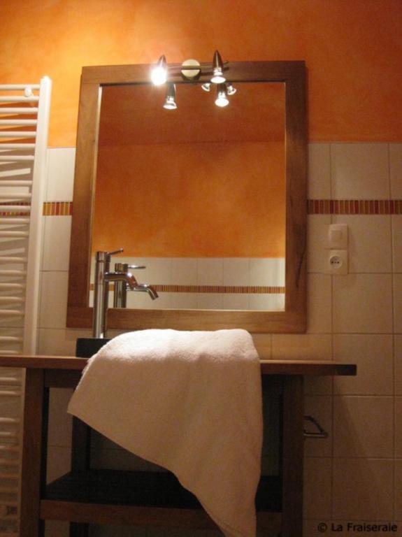 Chambres D'Hotes La Fraiseraie Tellancourt Rom bilde